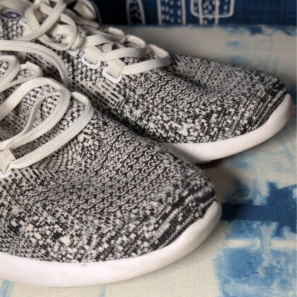 APL TechLoom Breeze Sneakers White Black Ombre Women's Size 10